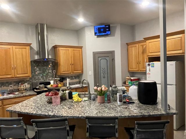 225 S Overlook Drive, Red Oak, TX 75154