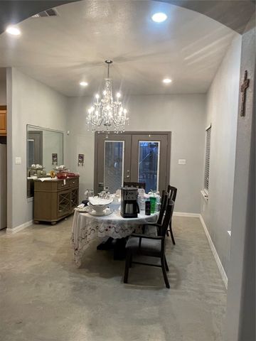 225 S Overlook Drive, Red Oak, TX 75154