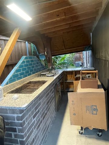 225 S Overlook Drive, Red Oak, TX 75154