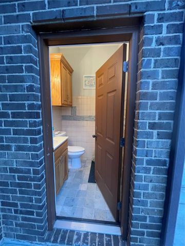 225 S Overlook Drive, Red Oak, TX 75154