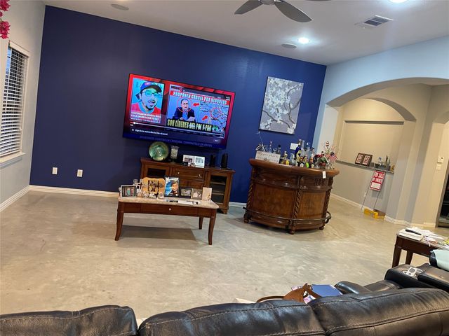 225 S Overlook Drive, Red Oak, TX 75154