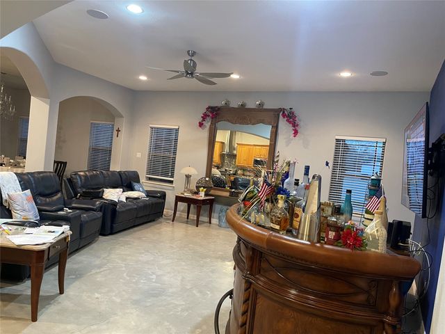 225 S Overlook Drive, Red Oak, TX 75154