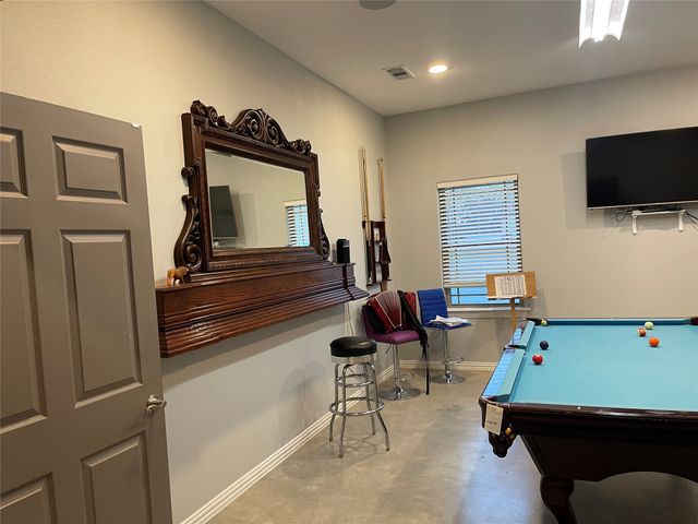 225 S Overlook Drive, Red Oak, TX 75154