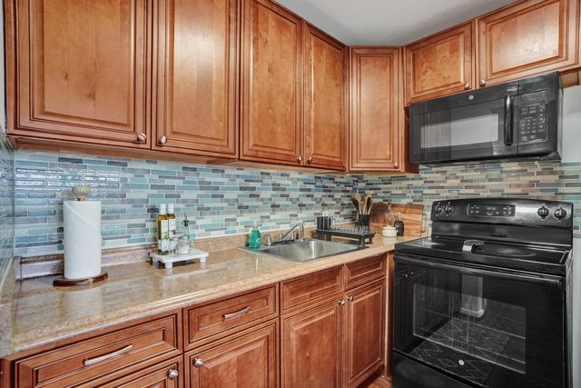 566 FANSHAW N, Boca Raton, FL 33434