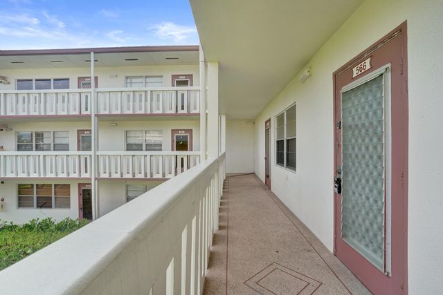 566 FANSHAW N, Boca Raton, FL 33434