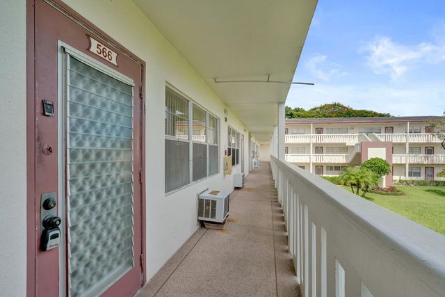566 FANSHAW N, Boca Raton, FL 33434