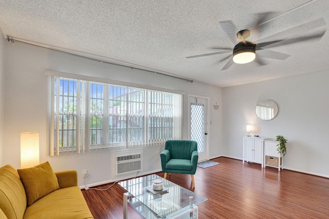 566 FANSHAW N, Boca Raton, FL 33434