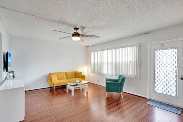 566 FANSHAW N, Boca Raton, FL 33434
