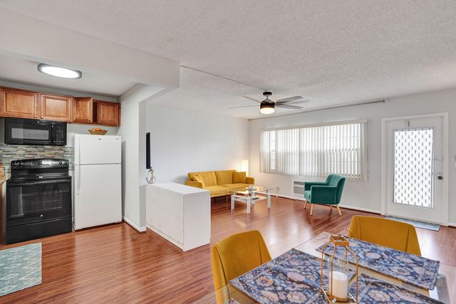566 FANSHAW N, Boca Raton, FL 33434