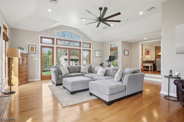 84 Westland Rd, Cedar Grove Twp., NJ 07009