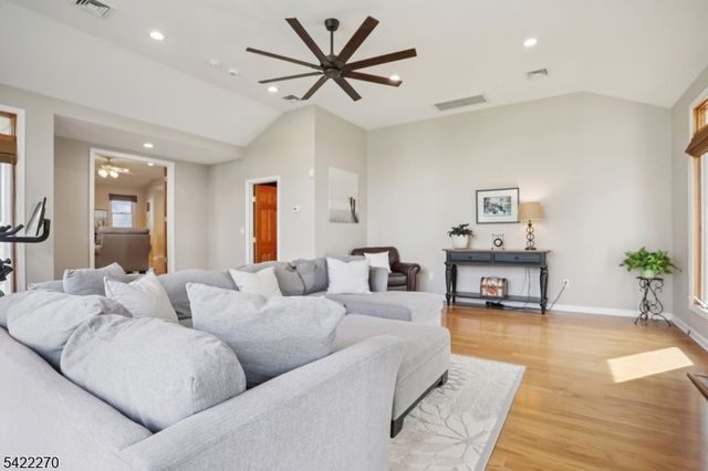 84 Westland Rd, Cedar Grove Twp., NJ 07009