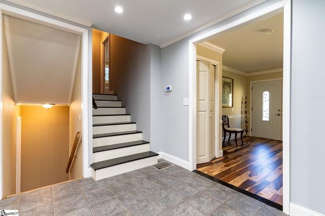 201 Knollview Drive, Greenville, SC 29611