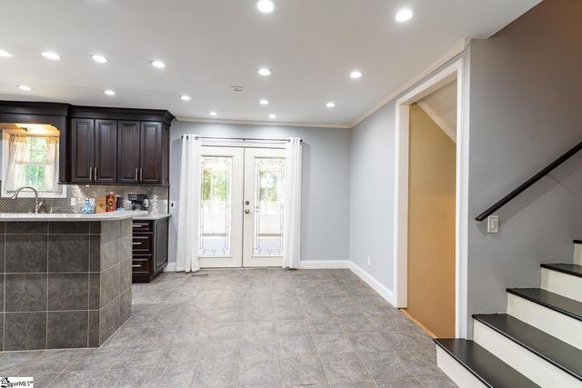 201 Knollview Drive, Greenville, SC 29611
