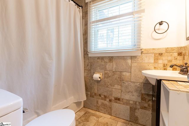 201 Knollview Drive, Greenville, SC 29611
