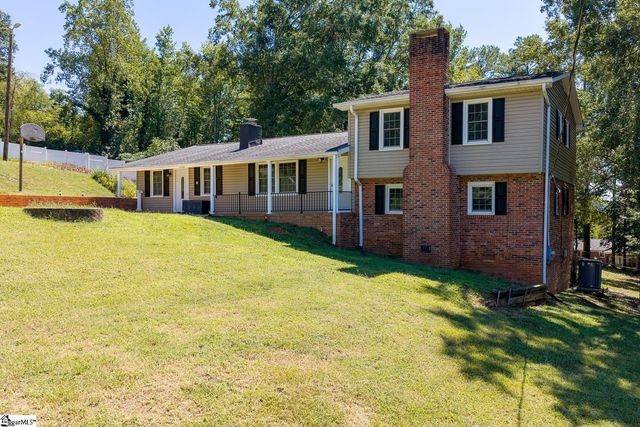 201 Knollview Drive, Greenville, SC 29611