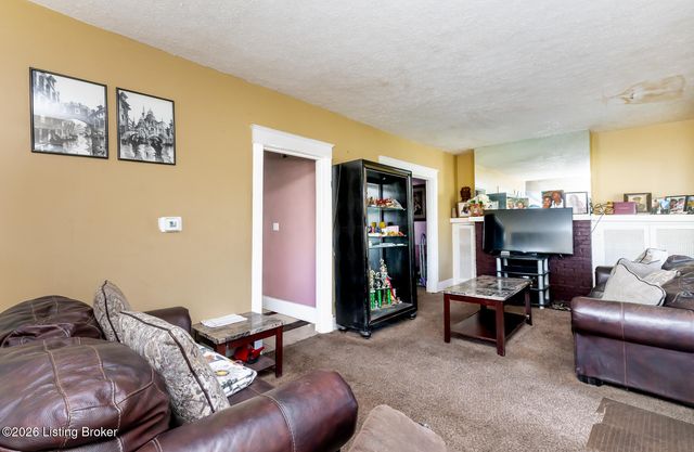 1061 Cecil Ave, Louisville, KY 40211