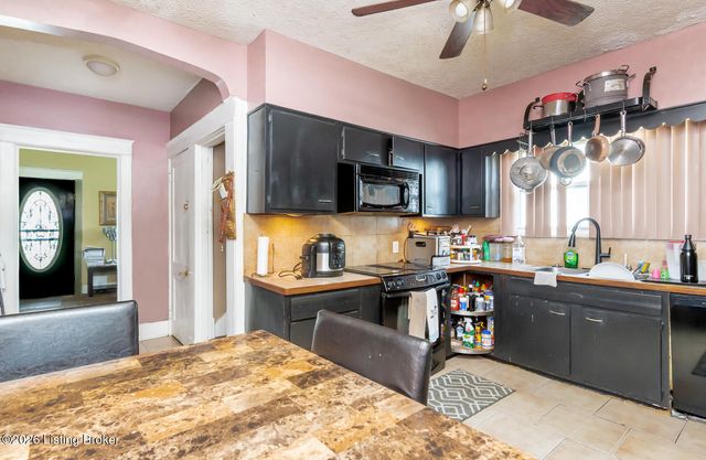 1061 Cecil Ave, Louisville, KY 40211