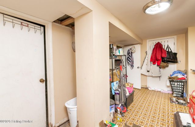 1061 Cecil Ave, Louisville, KY 40211