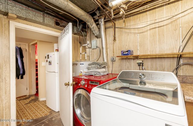1061 Cecil Ave, Louisville, KY 40211
