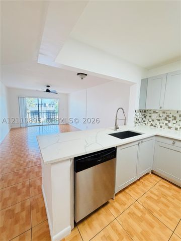 8020 N Colony Cir N 304, Tamarac, FL 33321