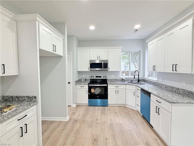 314 Ash Wood DR, Suffolk, VA 23434