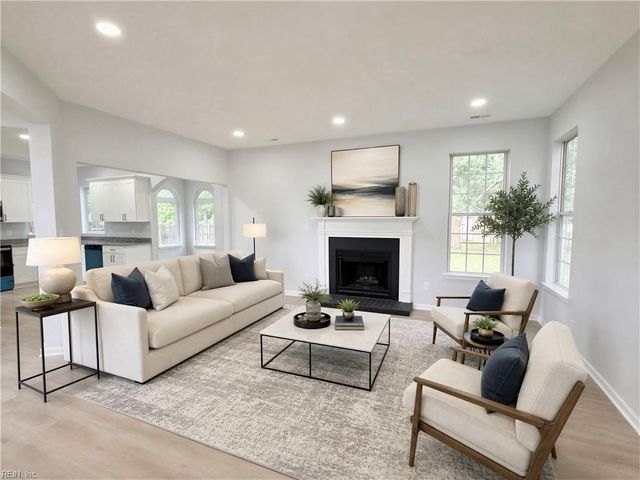 314 Ash Wood DR, Suffolk, VA 23434