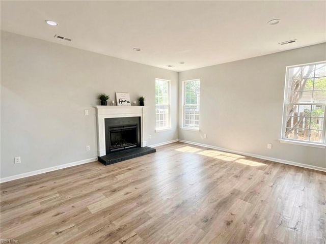 314 Ash Wood DR, Suffolk, VA 23434
