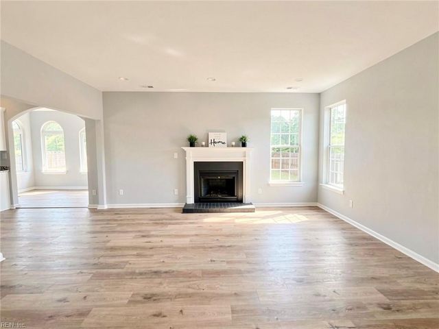 314 Ash Wood DR, Suffolk, VA 23434
