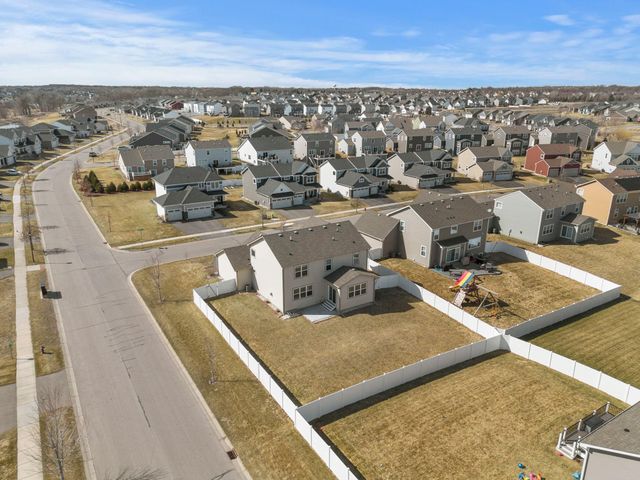 18101 Goldfinch Way, Lakeville, MN 55044
