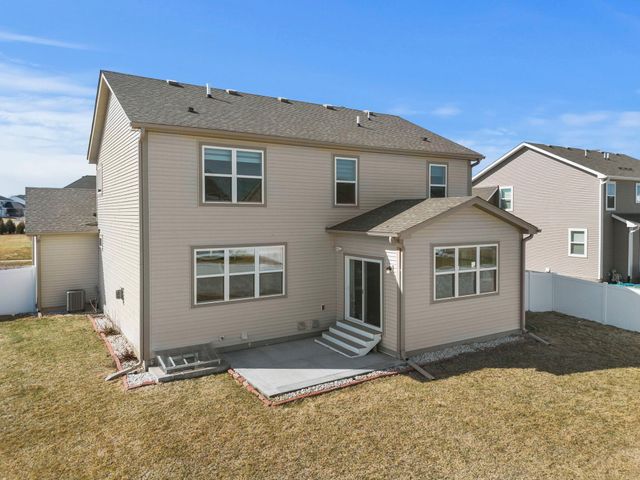 18101 Goldfinch Way, Lakeville, MN 55044