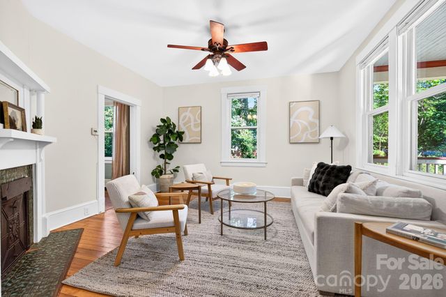 16 West Street, Asheville, NC 28801