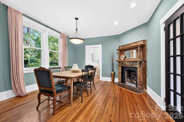16 West Street, Asheville, NC 28801