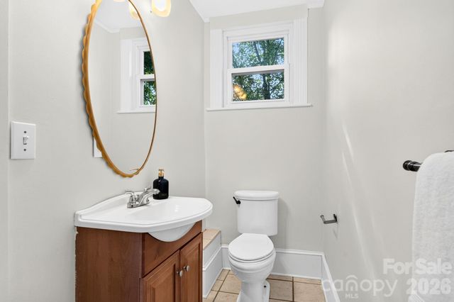 16 West Street, Asheville, NC 28801