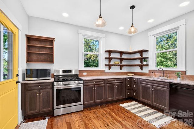 16 West Street, Asheville, NC 28801