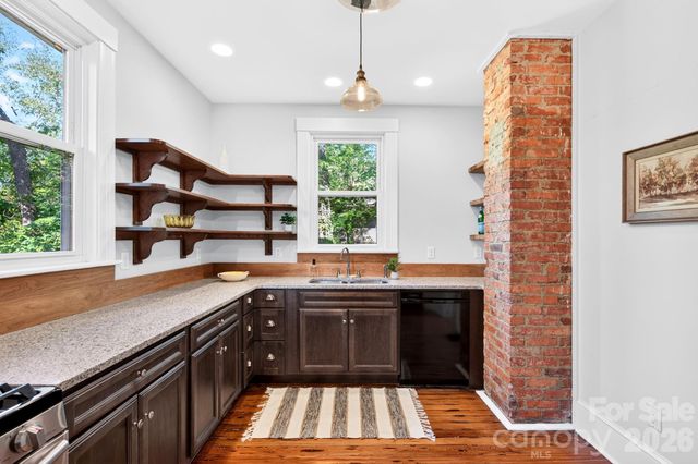 16 West Street, Asheville, NC 28801