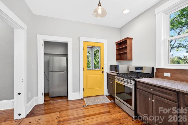 16 West Street, Asheville, NC 28801