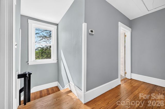 16 West Street, Asheville, NC 28801