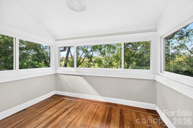 16 West Street, Asheville, NC 28801