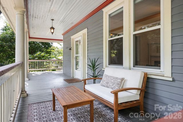 16 West Street, Asheville, NC 28801