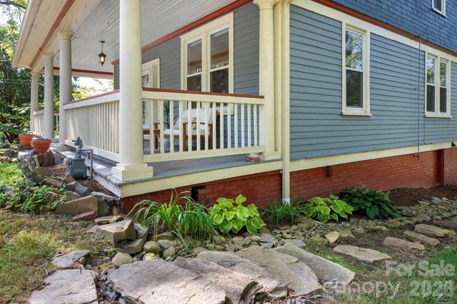 16 West Street, Asheville, NC 28801