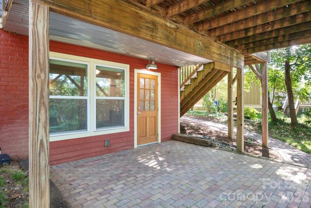 16 West Street, Asheville, NC 28801