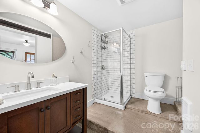 16 West Street, Asheville, NC 28801