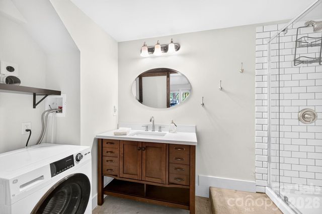 16 West Street, Asheville, NC 28801