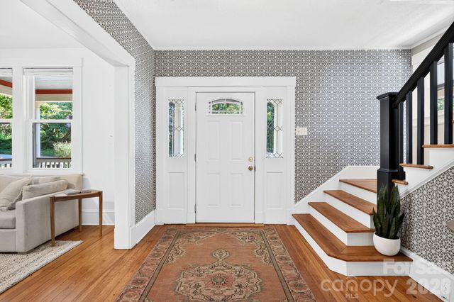 16 West Street, Asheville, NC 28801