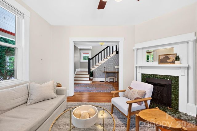 16 West Street, Asheville, NC 28801