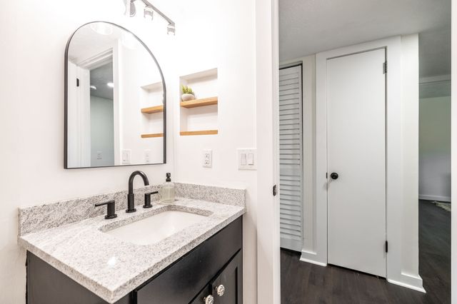 5324 Edmondson Pike Apt 3, Nashville, TN 37211