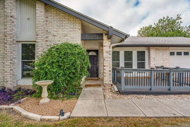 12743 El Sonteo, San Antonio, TX 78233