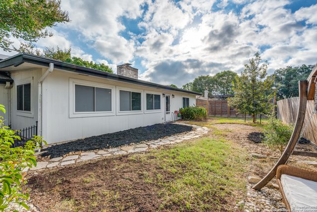 12743 El Sonteo, San Antonio, TX 78233