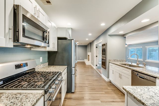 12743 El Sonteo, San Antonio, TX 78233