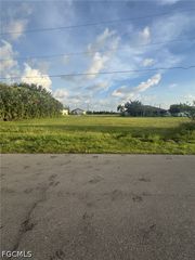 2724 NW 11th ST, Cape Coral, FL 33993